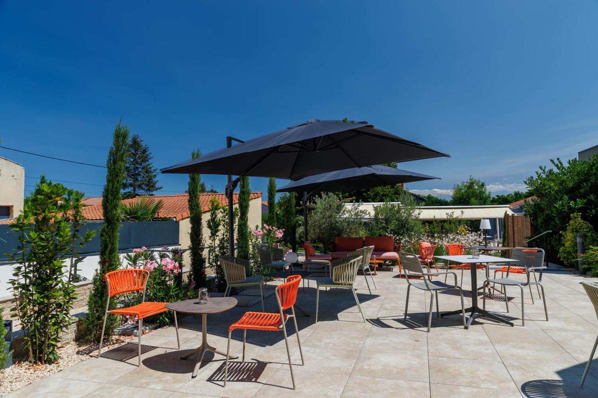 The Originals Boutique, Hôtel Le Pariou, Issoire  Exterior foto